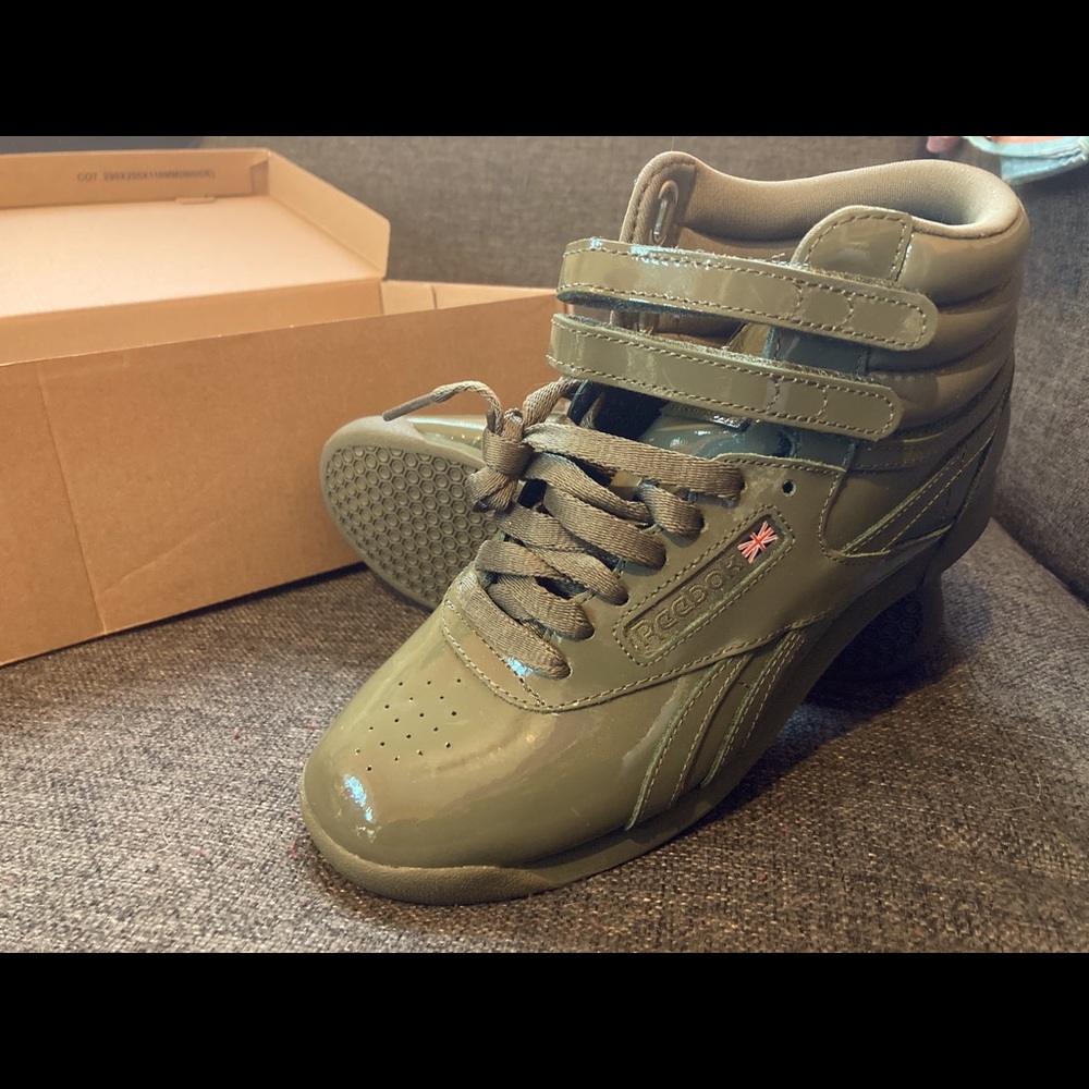 Women's Classic Reeboks